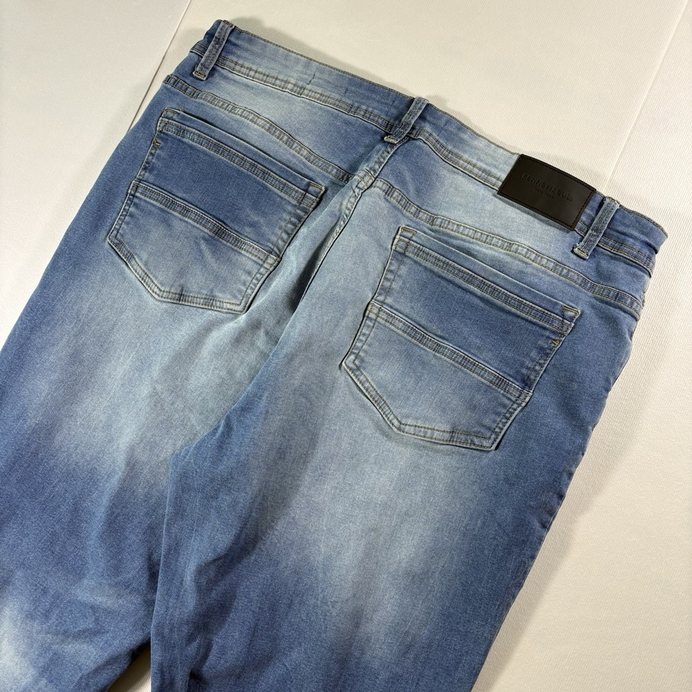 Kenneth Cole New York Casual Tapered Jeans Mens 38x30 Light Wash Stretch Denim
